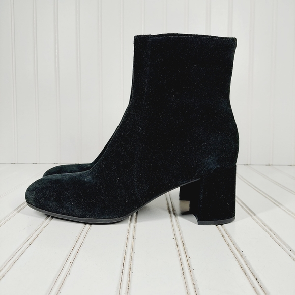 La CANADIENNE Shoes New La Canadienne Montreal Suede Almond Toe